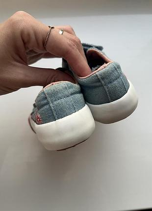 Джинсові кеди з вишитими квітами. 5