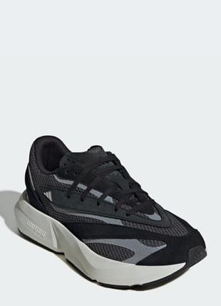 Кросівки відомого бренду adidas.жіночі.