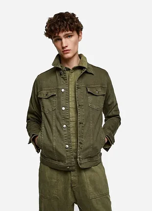 Брендова джинсова куртка в оливковому відтінку zara