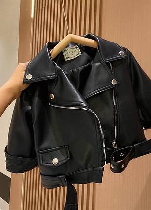 😎must have 2025року
🔝косуха 
👑эко кожа,в середине нейлон
👑карманов не имеет,обманка
👑отличное качество!»