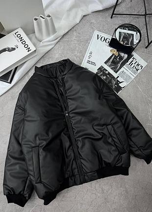 Бомбер из экокожи