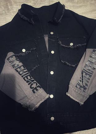 Джинсова куртка з ефектом потертості