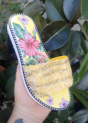 Шлепанцы женские