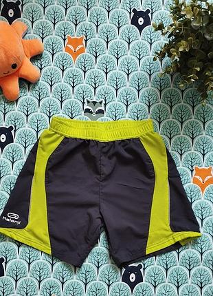 Шорты kalenji для мальчика в возрасте 8 лет.