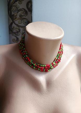 Ожерелье красно-зеленое