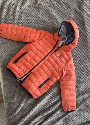 Куртка в дуже хорошому стані оранжева 122