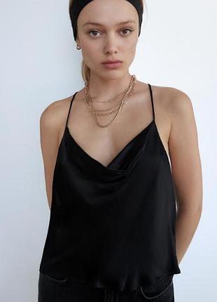 Сатиновий чорний топ на бретелях
