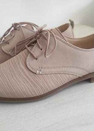 Туфлі на шнурівці clarcs