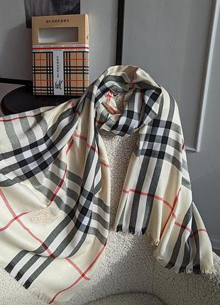 Палантин шарф burberry london молочний є