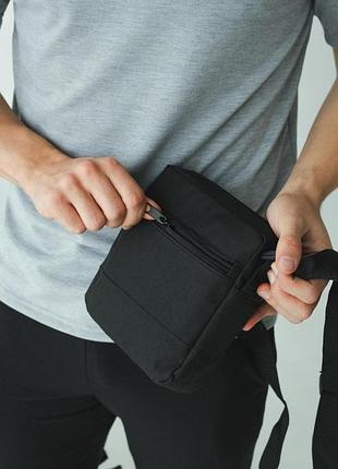 Барсетка чорна без лого маленька 2