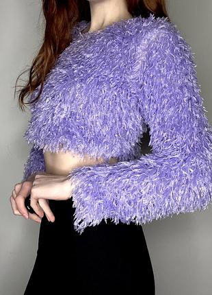 Пухнастий в‘язаний вкорочений светр