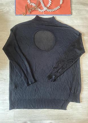 Стильный тонкий чёрный гольф