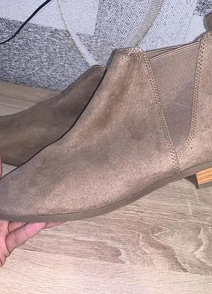 Черевики жіночі