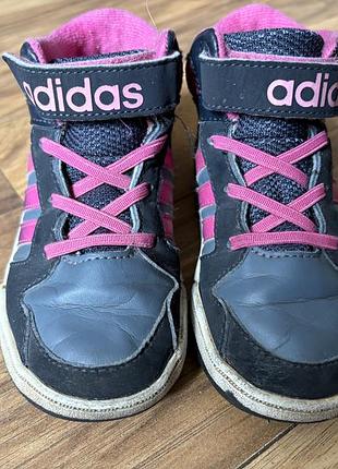 Високі кросівки для дівчинки adidas