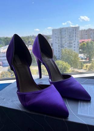 Атласні туфлі 40 розмір