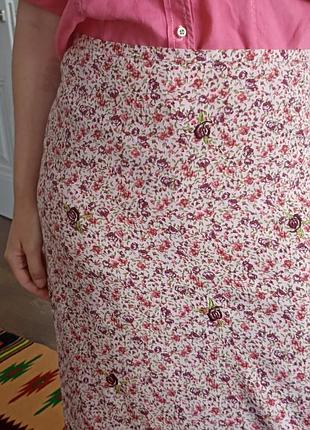 Рожева спідниця в квіточку