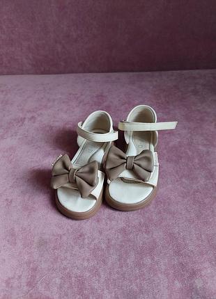 Босоніжки на дівчинку на липучках 29 розмір