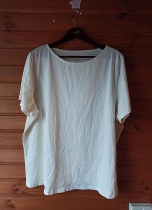 Базовая футболка цвета емкю р.26