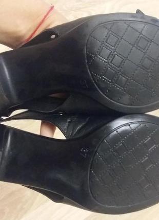 Кожаные, черные,классные,мега удобные летние туфли,босоножки 36,375 фото