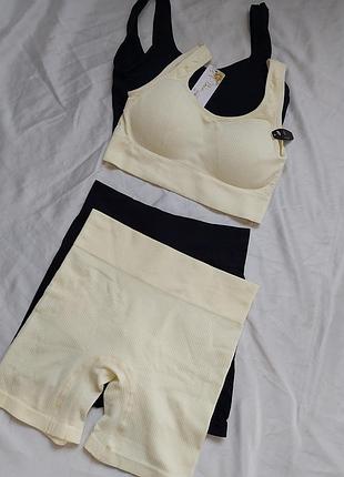 Костюм для дому і спорту топ і волосипедки