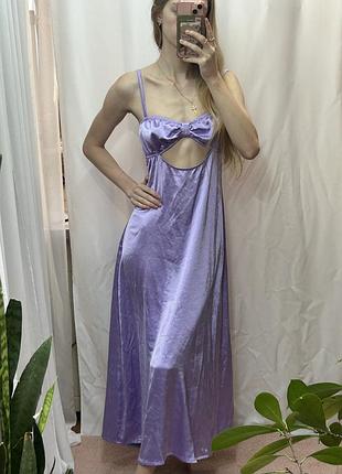 Атласна сукня з відкритою спинкою