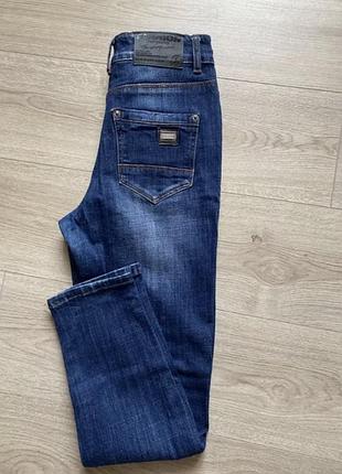 Жіночі джинси