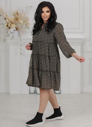 Женское платье зеленое хаки с принтом из шифона шифоновая нище колен расклешенная с рюшами с длинными рукавами