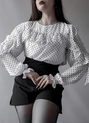 Невероятная белая блуза в горошек😍