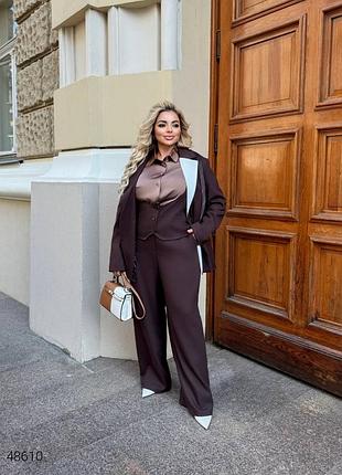 Жіночий оверсайз піджак з акцентним лацканом великих розмірів коричневий