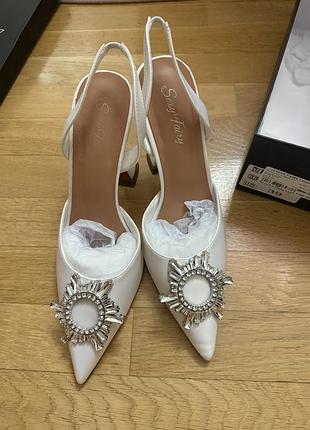 Білі туфлі на шпильці sexy fairy
