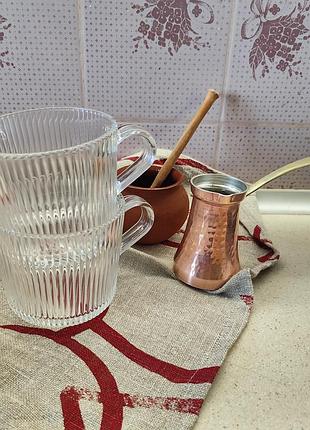 2 чашки з фігурного скла.