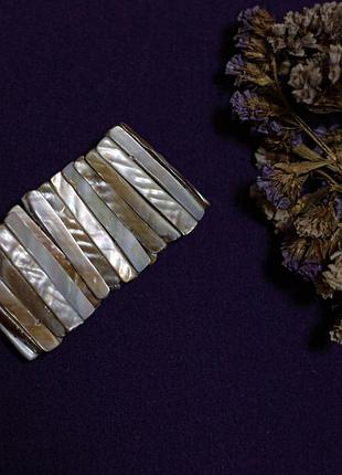 Браслет широкий на резинке натуральный камень перламутр