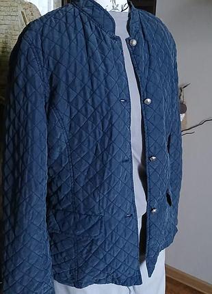 Курточка шовк laura ashley стьобона куртка витрівка натуральная шовкова