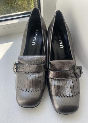 Шкіряні туфлі