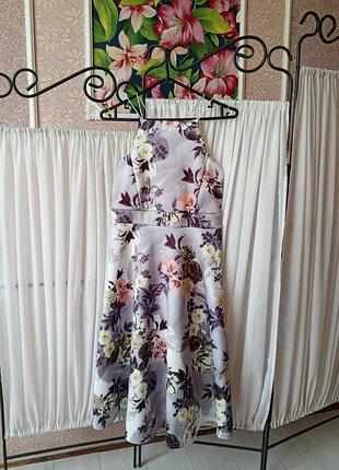 Красиве плаття в квітковий принт boohoo.