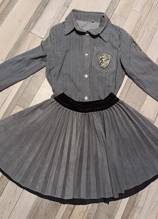 Костюм гарний,шкільний костюм