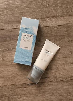 Солнцезащитный крем сыворотка skin1004 madagascar centella hyalu-cica water-fit sun serum spf50 50ml