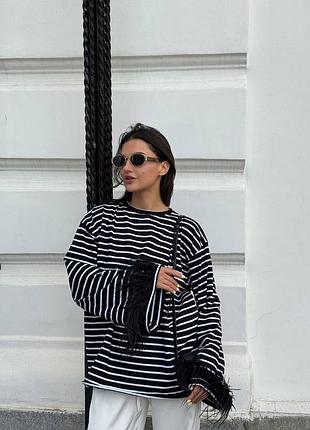 Жіночий лонгслів у смужку зі страусиним пір'ям