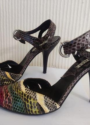 Туфлі-босоніжки.італія.ororo.