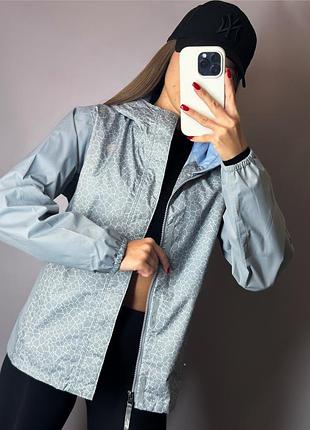 Вітровка the north face