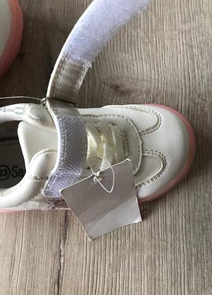 Кросівки для дівчинки 4