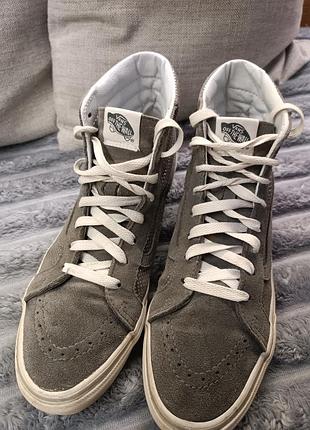 Оригінальні високі з натуральної замші  кеди vans, в гарному стані, устілка 27 см