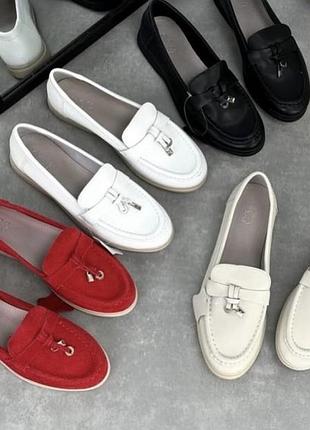 Стильні жіночі лофери з натуральної замші червоного кольору