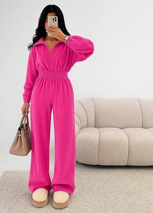 Жіночий стильний велюровий комбінезон