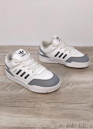 Кроссовки adidas 26р