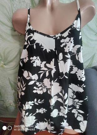 Маечка лёгкая.