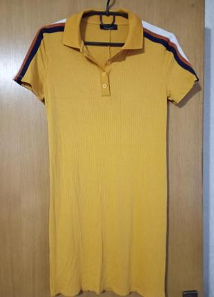 Плаття в рубчик