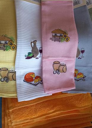 Набор полотенец вафельных с вышивкой супер упростят