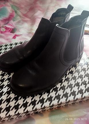 Жіночі черевики челсі caprice 38 р. чорні шкіряні 24 см осінь весна