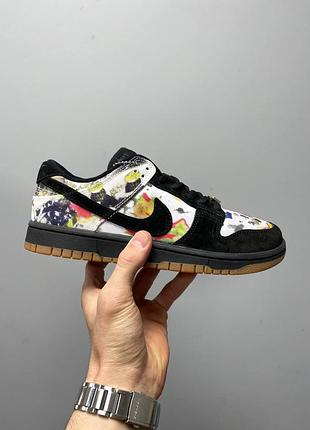 Supreme x nike sb dunk low rammellzee